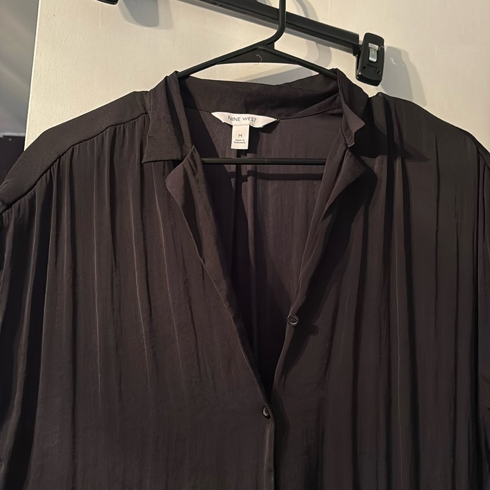 Women’s Nine West top